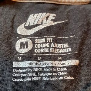 Nike shirt size medium